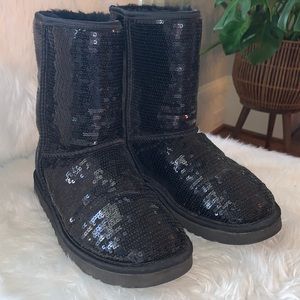 EUC Ugg Black Sequin Sparkles Classic Short Boots Sz 6